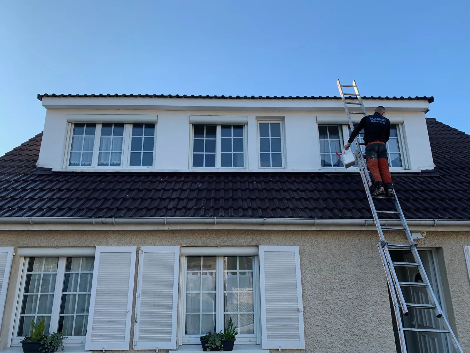 Travaux de zinguerie sur une maison des Yvelines — Adnot Couverture