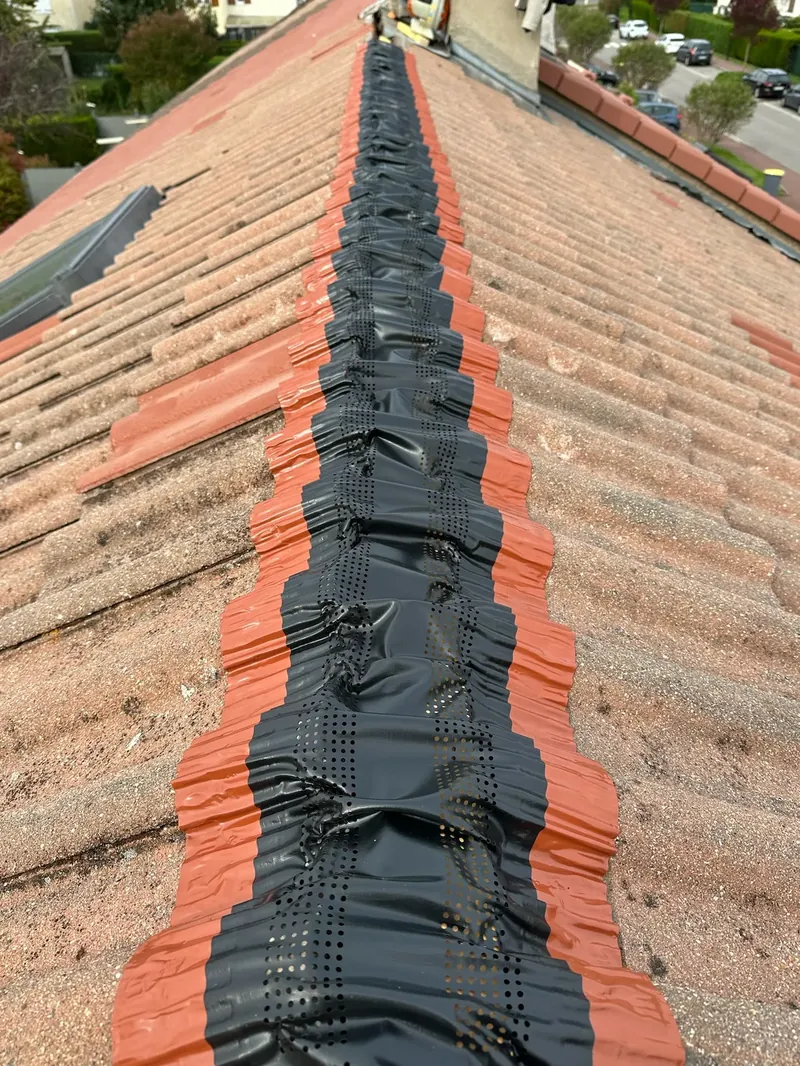 Réparation de couverture par un couvreur Adnot près de Montigny-le-Bretonneux
